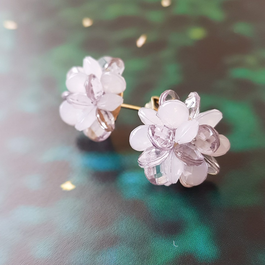 <b><p>Flower bud earring</p></b><b><p>つぼみ イヤリング</p></b><br /><br /><p align='center'>