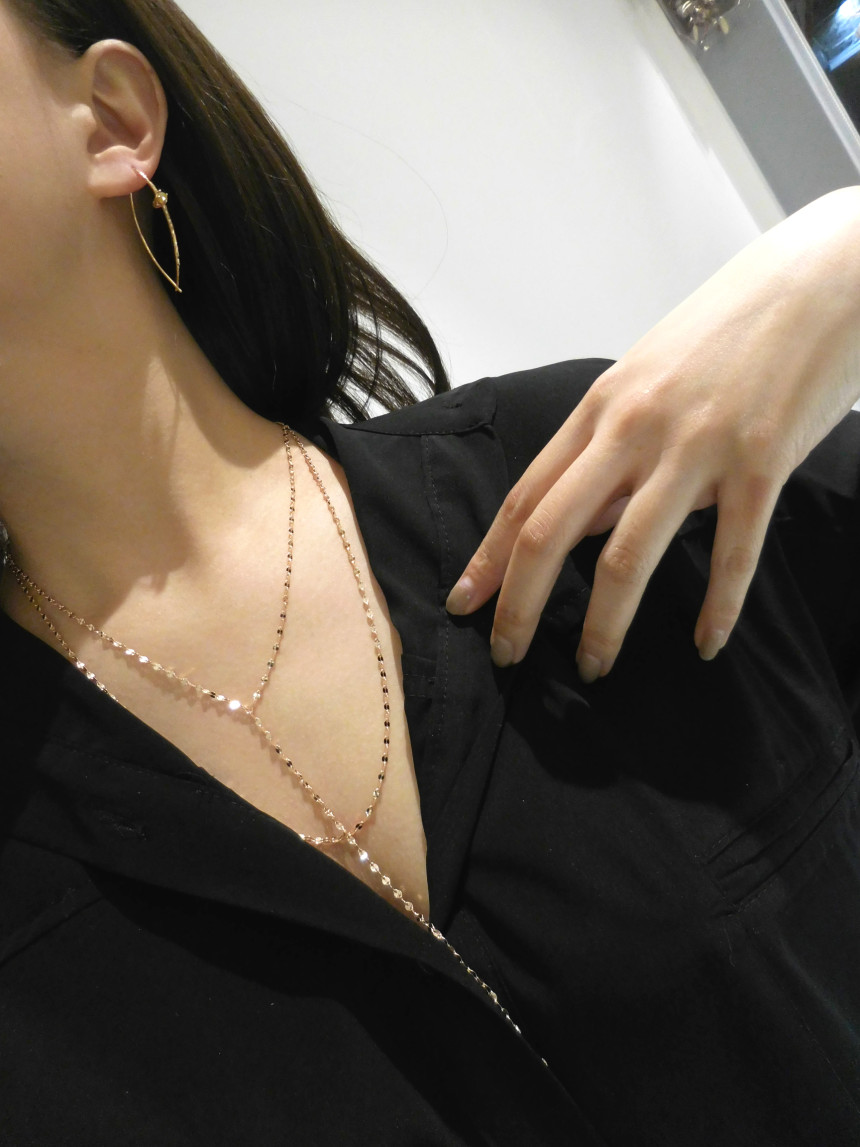 Foreign actors also have a hot drop necklace Acorn