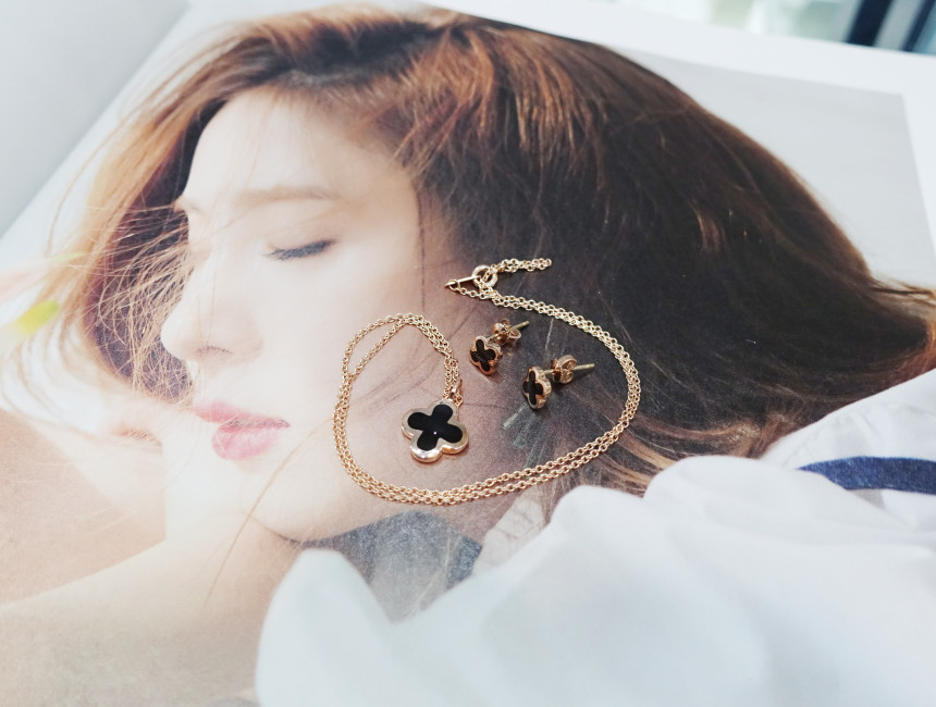 Onyx Four Leaf Clover Necklace Feminine fashionabl