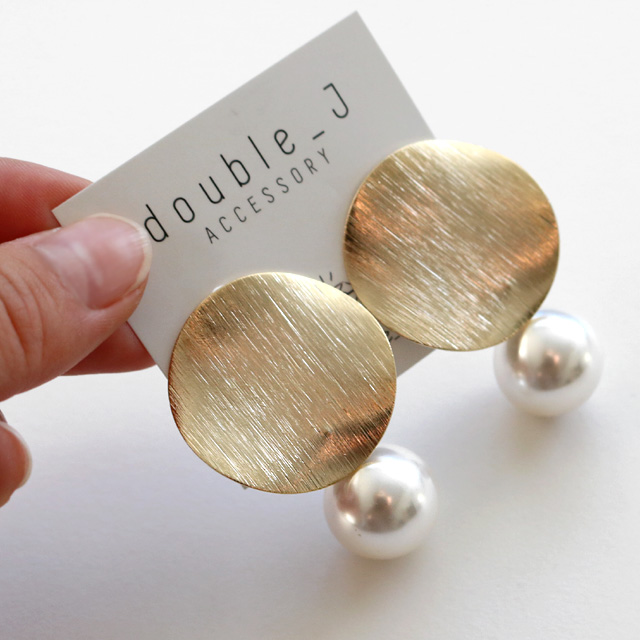 Bold metal pearl drop earrings E579 stylish vintag