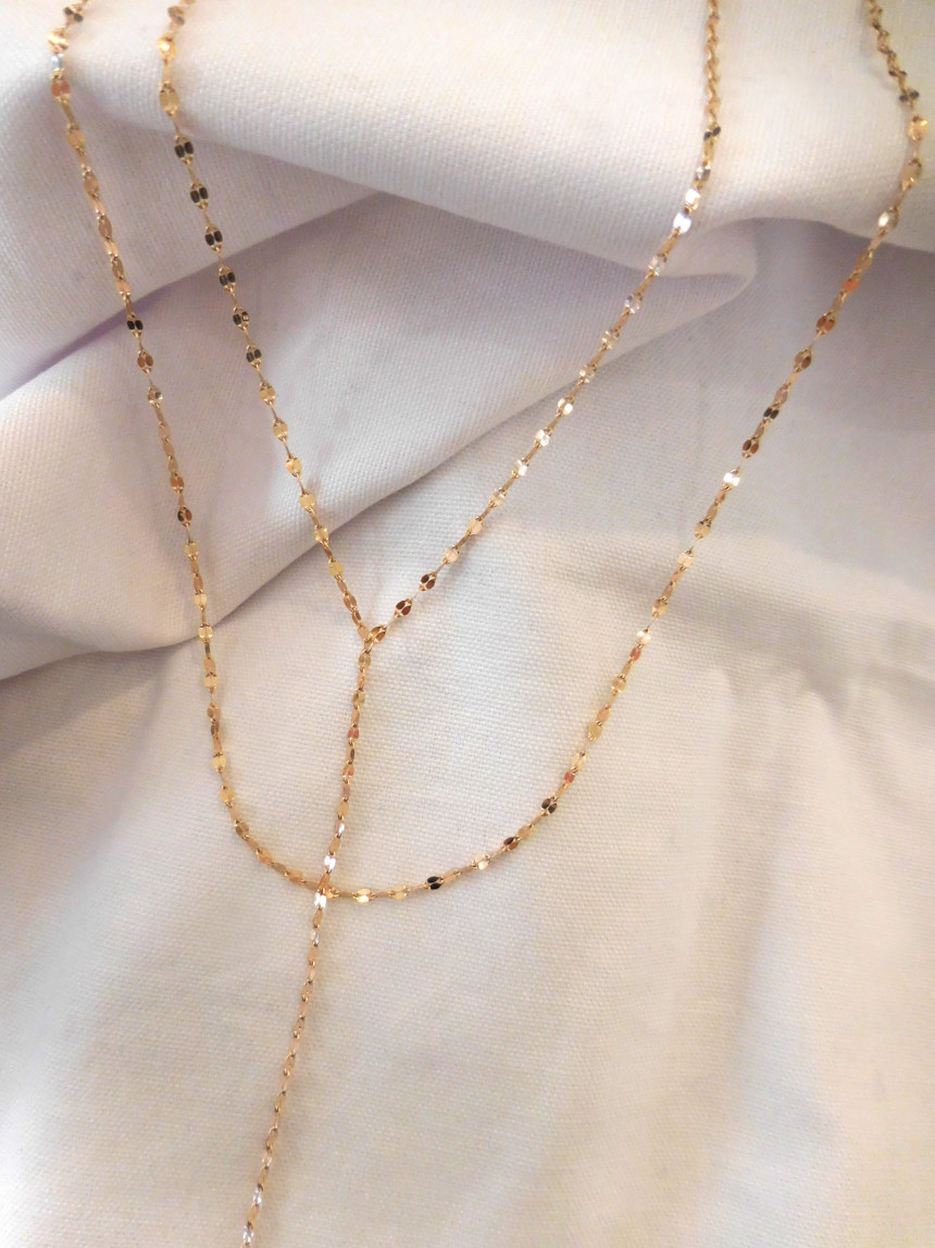 Foreign actors also have a hot drop necklace Acorn