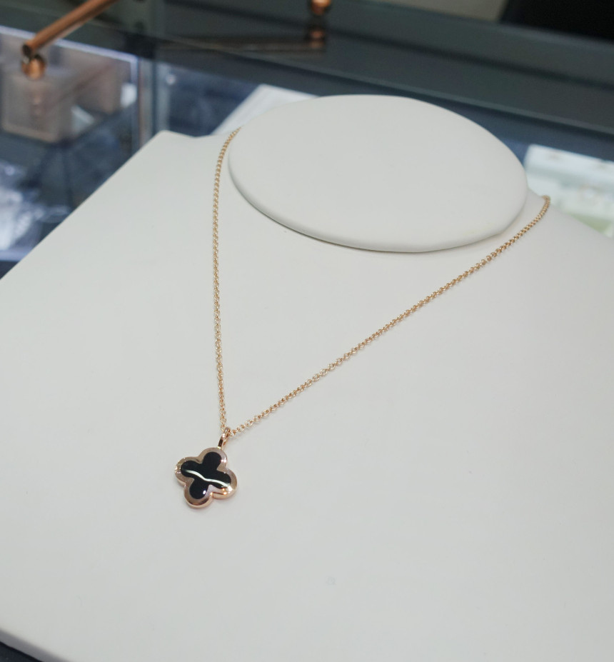 Onyx Four Leaf Clover Necklace Feminine fashionabl