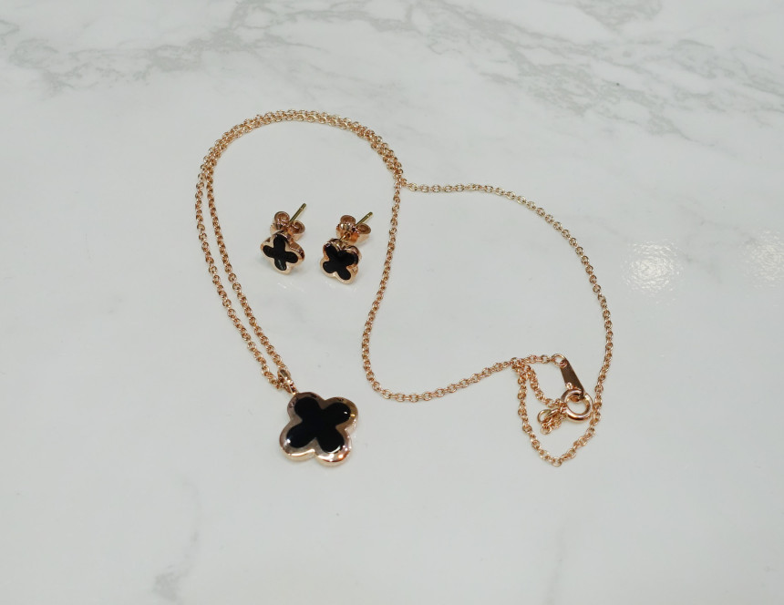 Onyx Four Leaf Clover Necklace Feminine fashionabl