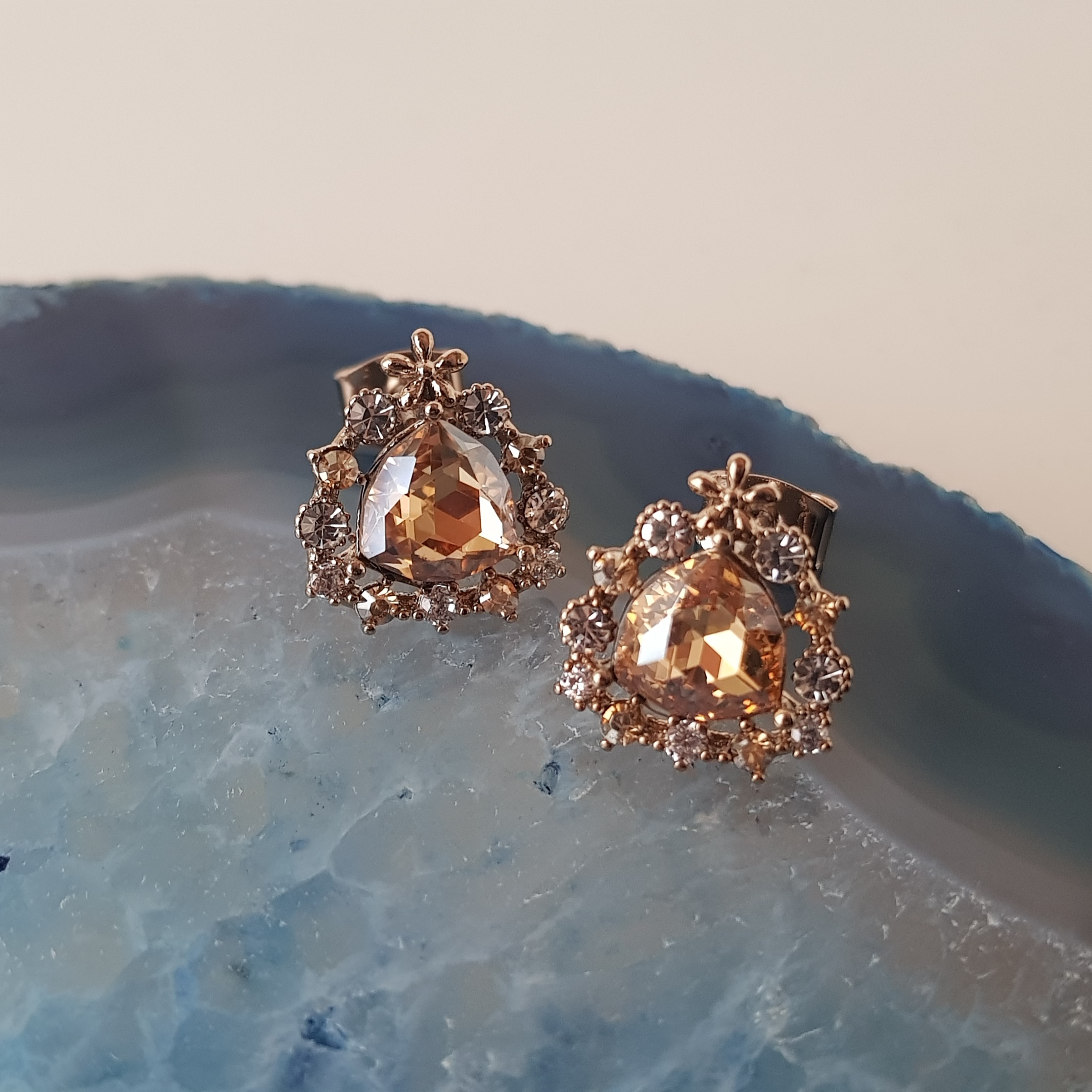 <b><p>The Cubic daily earring 3color Date ok A</p></b><b><p>チェアー キュービック デイリー イヤリング 3色 デートル ミニマルなル ラブコーディネ</p></b><br /><br /><p align='center'>