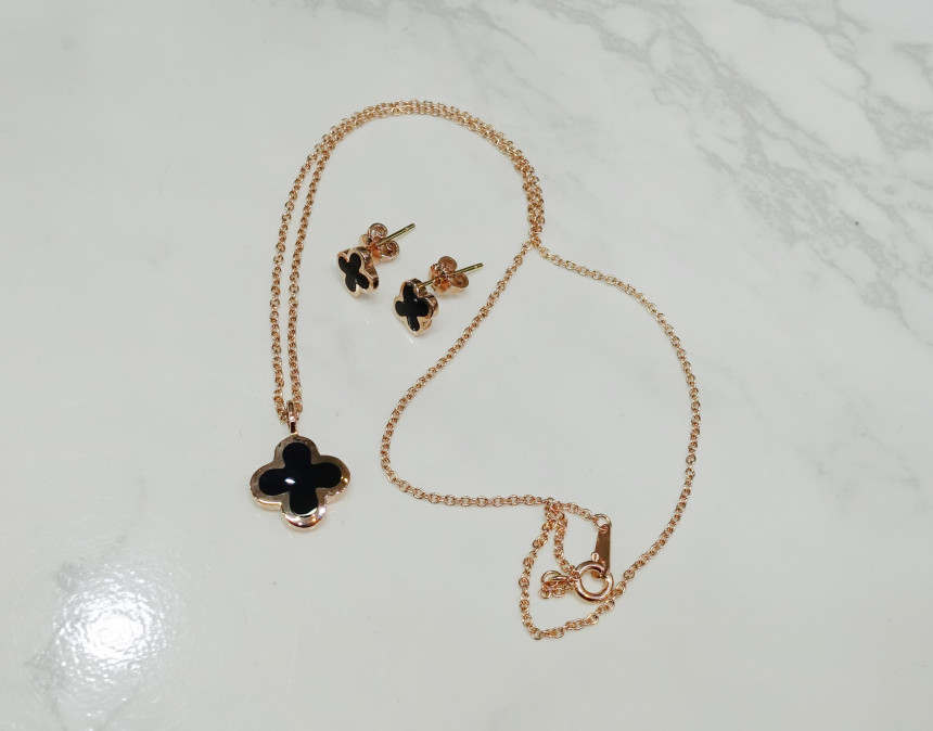 Onyx Four Leaf Clover Necklace Feminine fashionabl