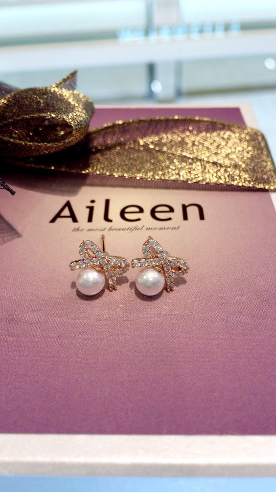 Eileen Lovely Pearl Earrings AJBE2395