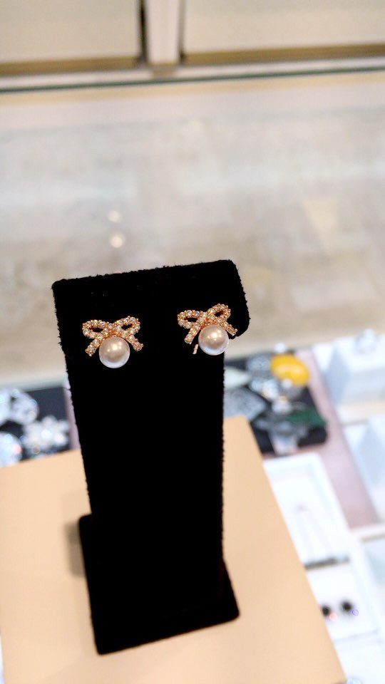 Eileen Lovely Pearl Earrings AJBE2395