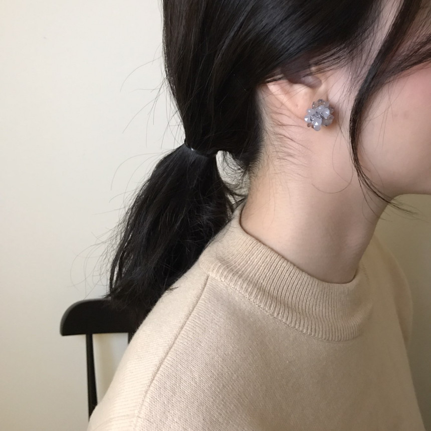 <b><p>Flower bud earring</p></b><b><p>つぼみ イヤリング</p></b><br /><br /><p align='center'>