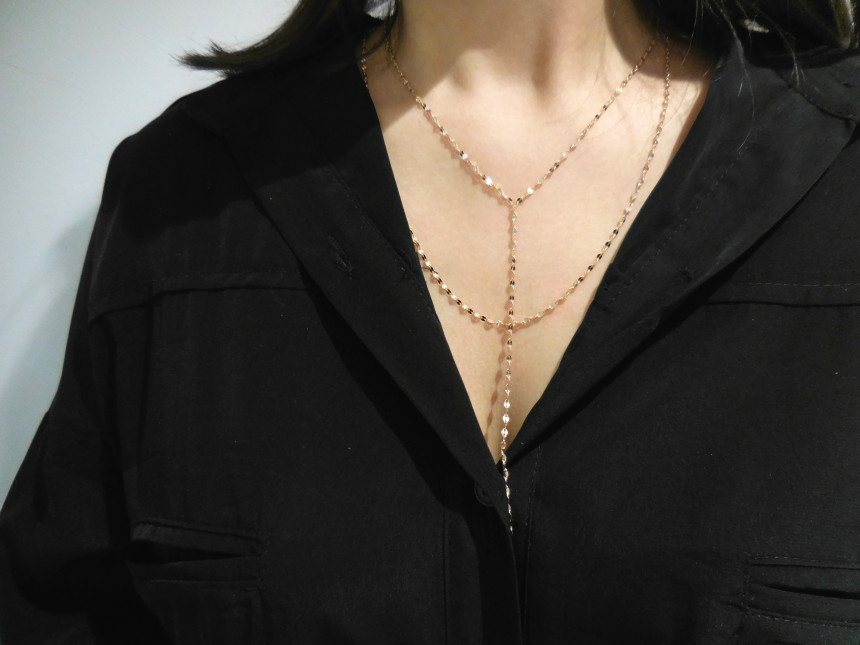 Foreign actors also have a hot drop necklace Acorn