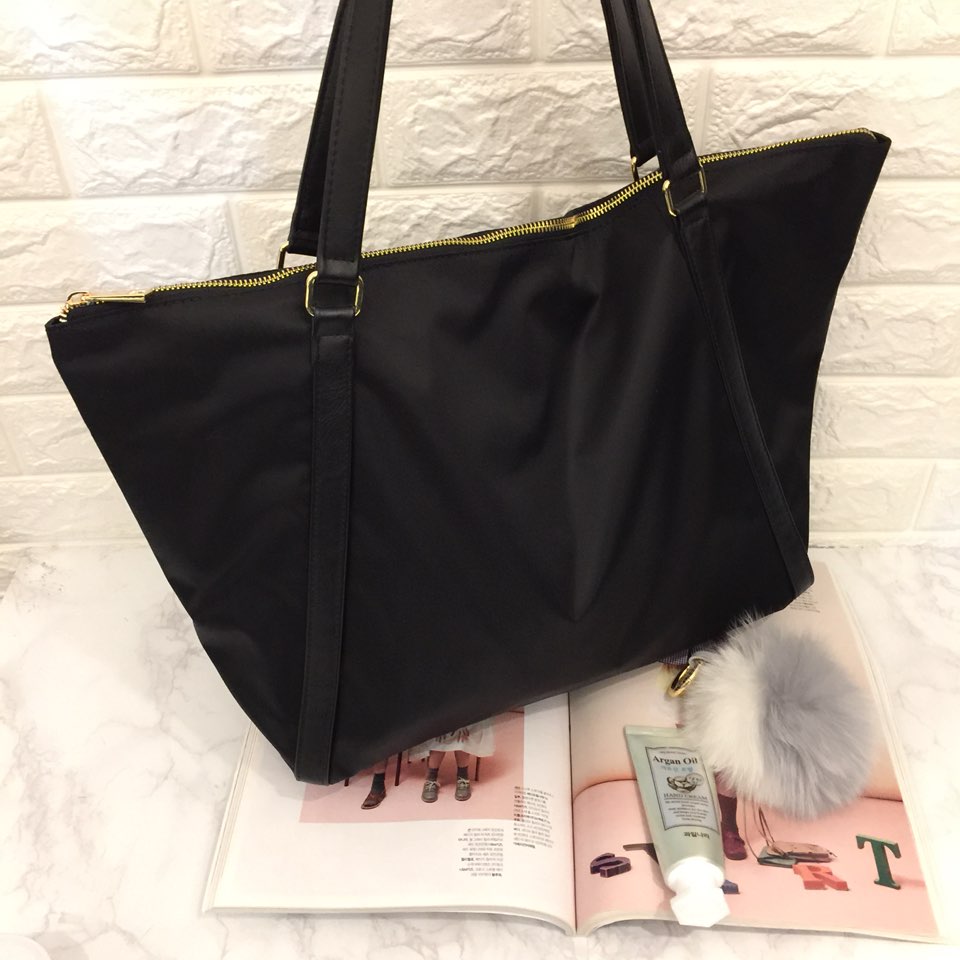 <b><p>Leo Simple Suit Casual Shoulder Bag Sensibily</p></b><b><p>レオシンプルスーツカジュアルショルダーバッグ感性モダンスタイルすっきり会ルックナチュラルなリング実用</p></b><br /><br /><p align='center'>