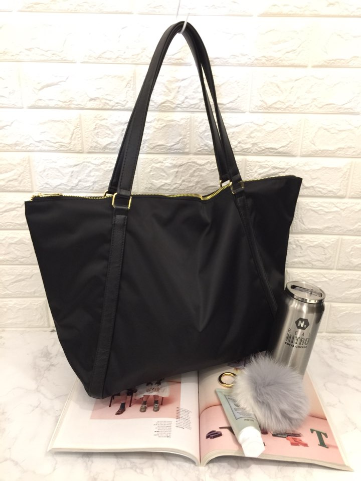 <b><p>Leo Simple Suit Casual Shoulder Bag Sensibily</p></b><b><p>レオシンプルスーツカジュアルショルダーバッグ感性モダンスタイルすっきり会ルックナチュラルなリング実用</p></b><br /><br /><p align='center'>