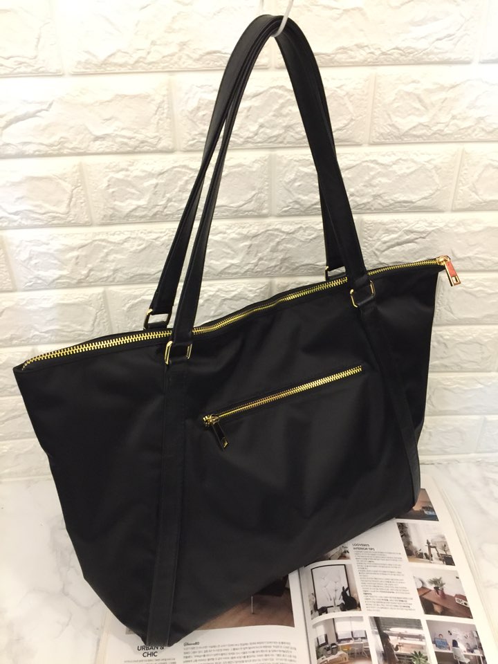 <b><p>Leo Simple Suit Casual Shoulder Bag Sensibily</p></b><b><p>レオシンプルスーツカジュアルショルダーバッグ感性モダンスタイルすっきり会ルックナチュラルなリング実用</p></b><br /><br /><p align='center'>