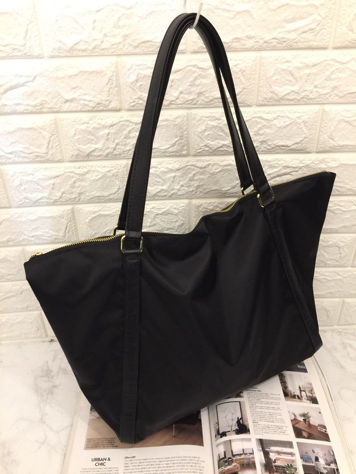 <b><p>Leo Simple Suit Casual Shoulder Bag Sensibily</p></b><b><p>レオシンプルスーツカジュアルショルダーバッグ感性モダンスタイルすっきり会ルックナチュラルなリング実用</p></b><br /><br /><p align='center'>