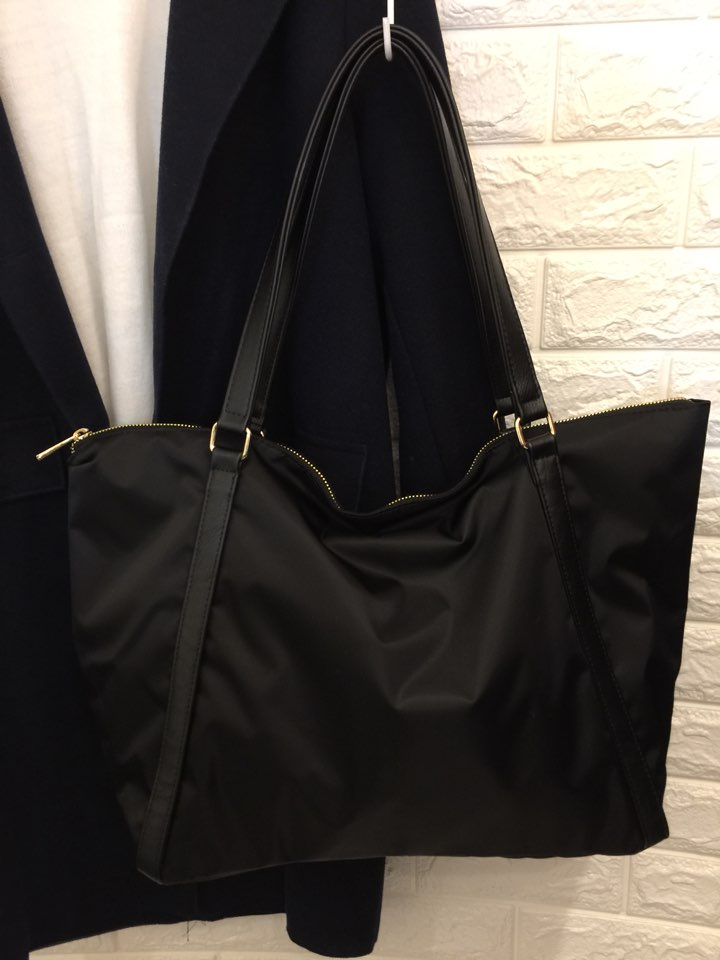 <b><p>Leo Simple Suit Casual Shoulder Bag Sensibily</p></b><b><p>レオシンプルスーツカジュアルショルダーバッグ感性モダンスタイルすっきり会ルックナチュラルなリング実用</p></b><br /><br /><p align='center'>