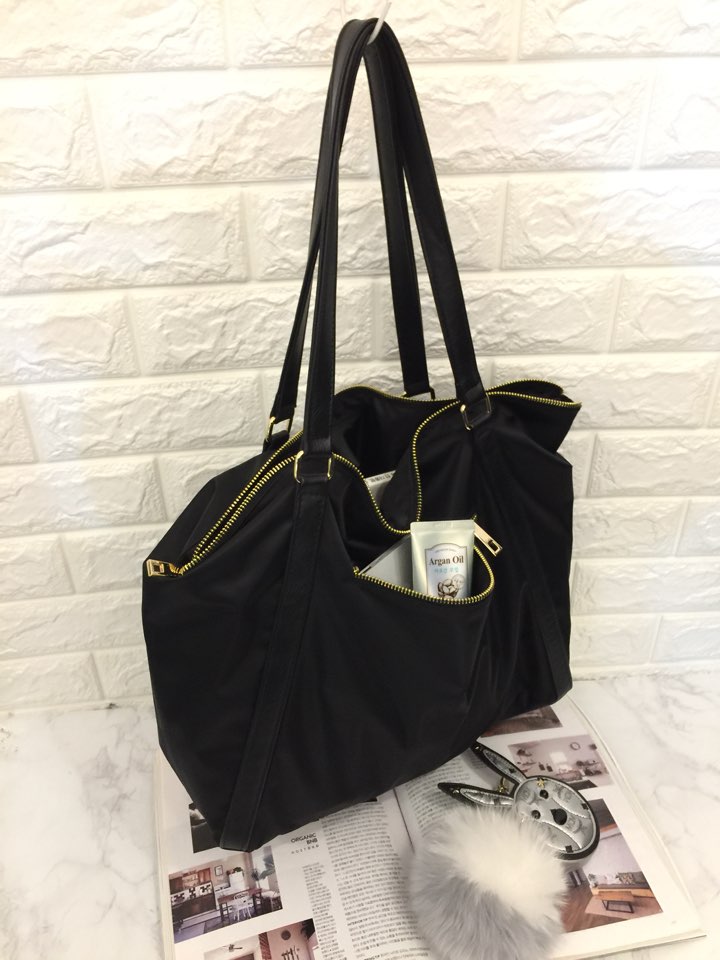 <b><p>Leo Simple Suit Casual Shoulder Bag Sensibily</p></b><b><p>レオシンプルスーツカジュアルショルダーバッグ感性モダンスタイルすっきり会ルックナチュラルなリング実用</p></b><br /><br /><p align='center'>