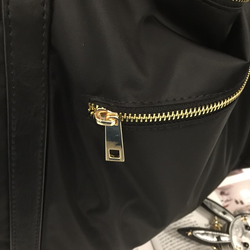 <b><p>Leo Simple Suit Casual Shoulder Bag Sensibily</p></b><b><p>レオシンプルスーツカジュアルショルダーバッグ感性モダンスタイルすっきり会ルックナチュラルなリング実用</p></b><br /><br /><p align='center'>