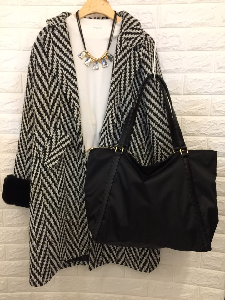 <b><p>Leo Simple Suit Casual Shoulder Bag Sensibily</p></b><b><p>レオシンプルスーツカジュアルショルダーバッグ感性モダンスタイルすっきり会ルックナチュラルなリング実用</p></b><br /><br /><p align='center'>