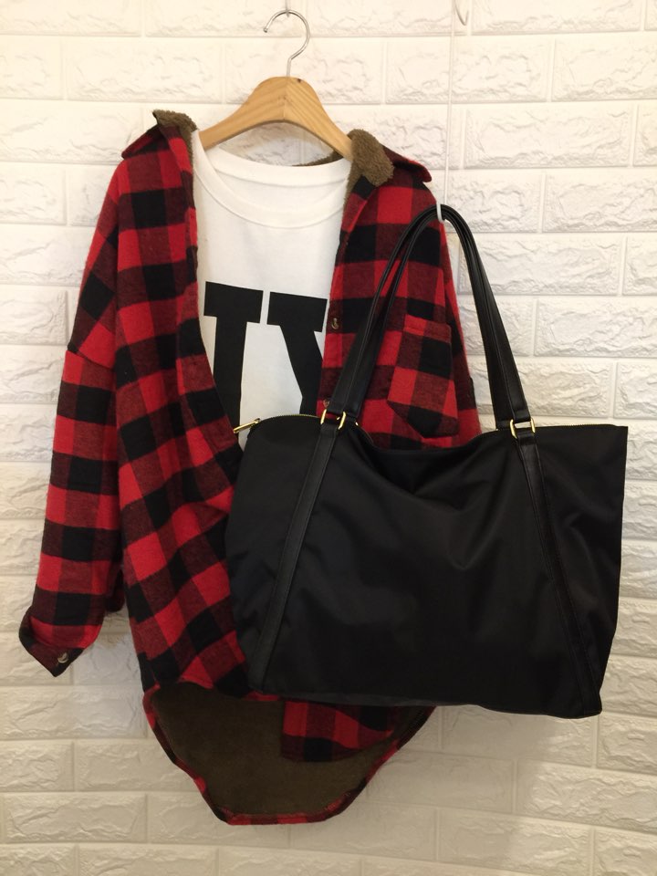 <b><p>Leo Simple Suit Casual Shoulder Bag Sensibily</p></b><b><p>レオシンプルスーツカジュアルショルダーバッグ感性モダンスタイルすっきり会ルックナチュラルなリング実用</p></b><br /><br /><p align='center'>