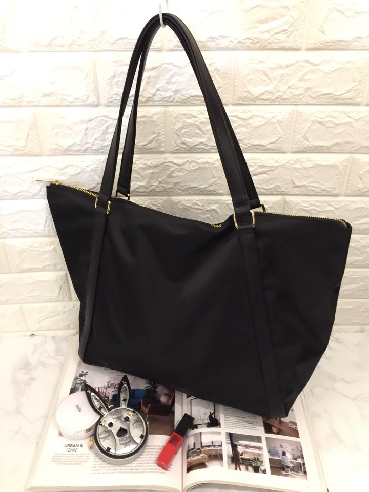 <b><p>Leo Simple Suit Casual Shoulder Bag Sensibily</p></b><b><p>レオシンプルスーツカジュアルショルダーバッグ感性モダンスタイルすっきり会ルックナチュラルなリング実用</p></b><br /><br /><p align='center'>