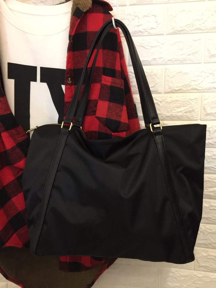 <b><p>Leo Simple Suit Casual Shoulder Bag Sensibily</p></b><b><p>レオシンプルスーツカジュアルショルダーバッグ感性モダンスタイルすっきり会ルックナチュラルなリング実用</p></b><br /><br /><p align='center'>