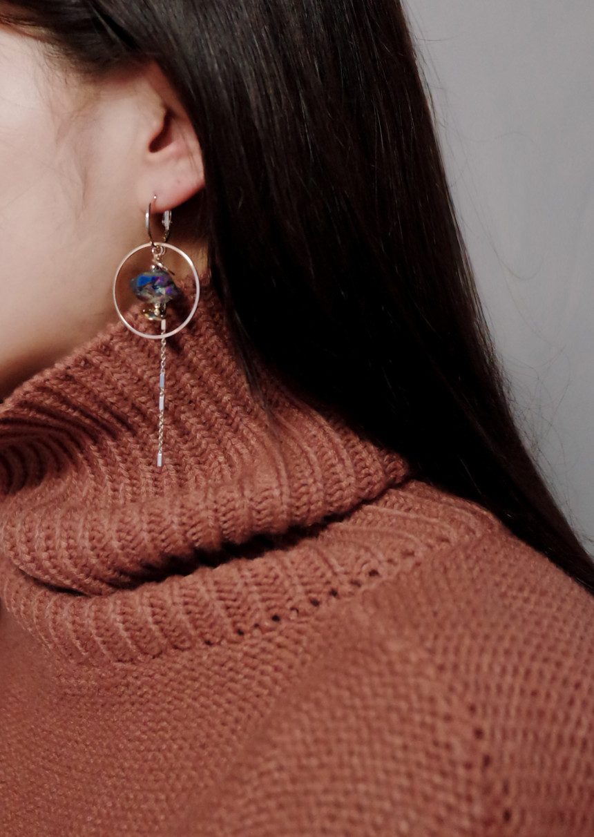 Aurora Stone Stone Unbalance Shine Earrings Stylis