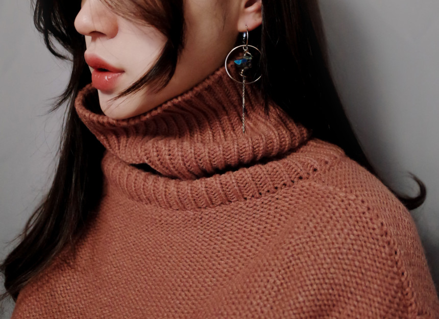 Aurora Stone Stone Unbalance Shine Earrings Stylis