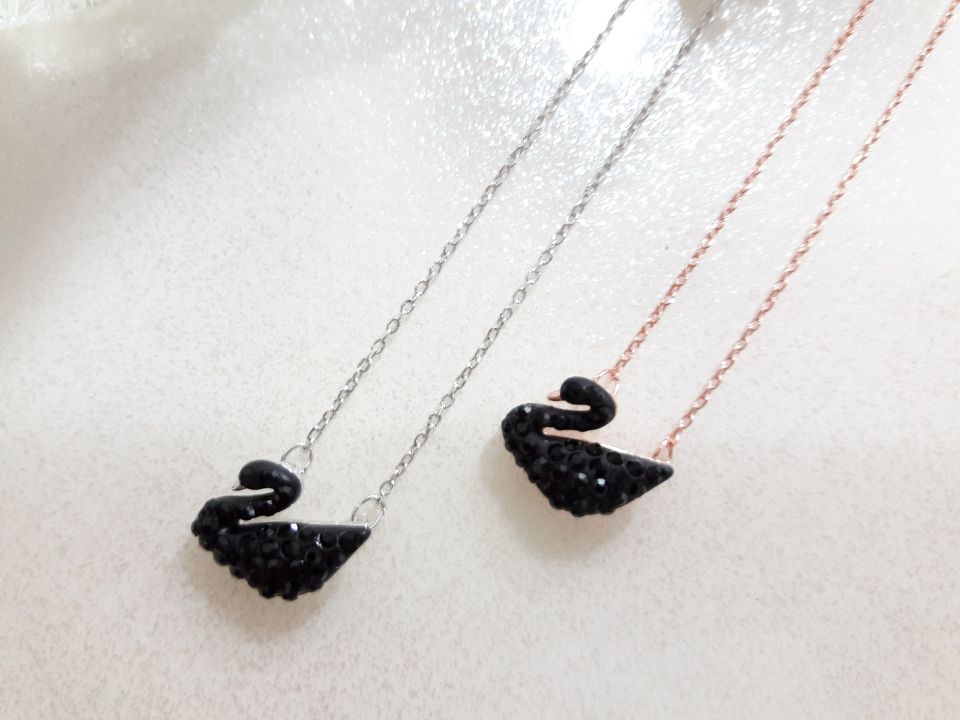 <b><p>Shipped same day Twinkle good Black Swan</p></b><b><p>当日出荷 きらめきが 良い ブラックスワン イヤリング、 ドロップ きれいな 流行している</p></b><br /><br /><p align='center'>