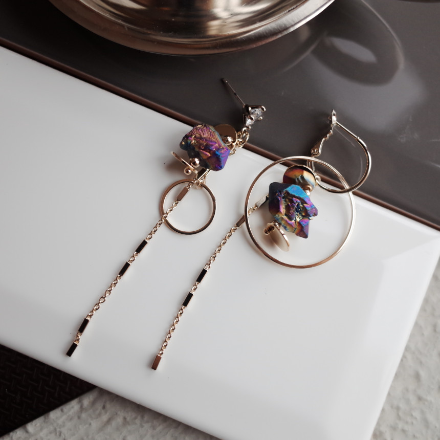Aurora Stone Stone Unbalance Shine Earrings Stylis