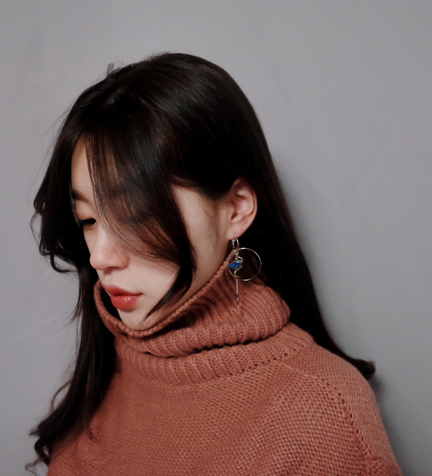 Aurora Stone Stone Unbalance Shine Earrings Stylis