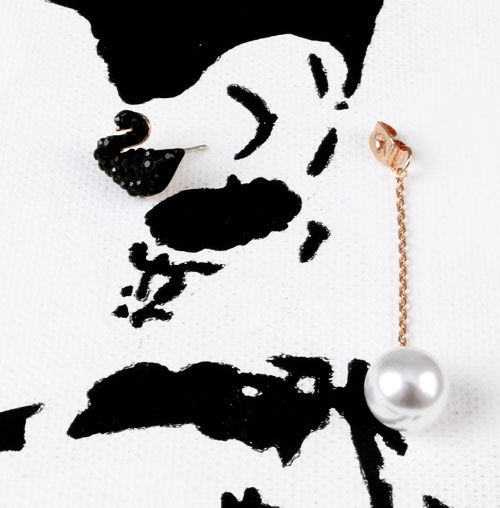 <b><p>Shipped same day Twinkle good Black Swan</p></b><b><p>当日出荷 きらめきが 良い ブラックスワン イヤリング、 ドロップ きれいな 流行している</p></b><br /><br /><p align='center'>