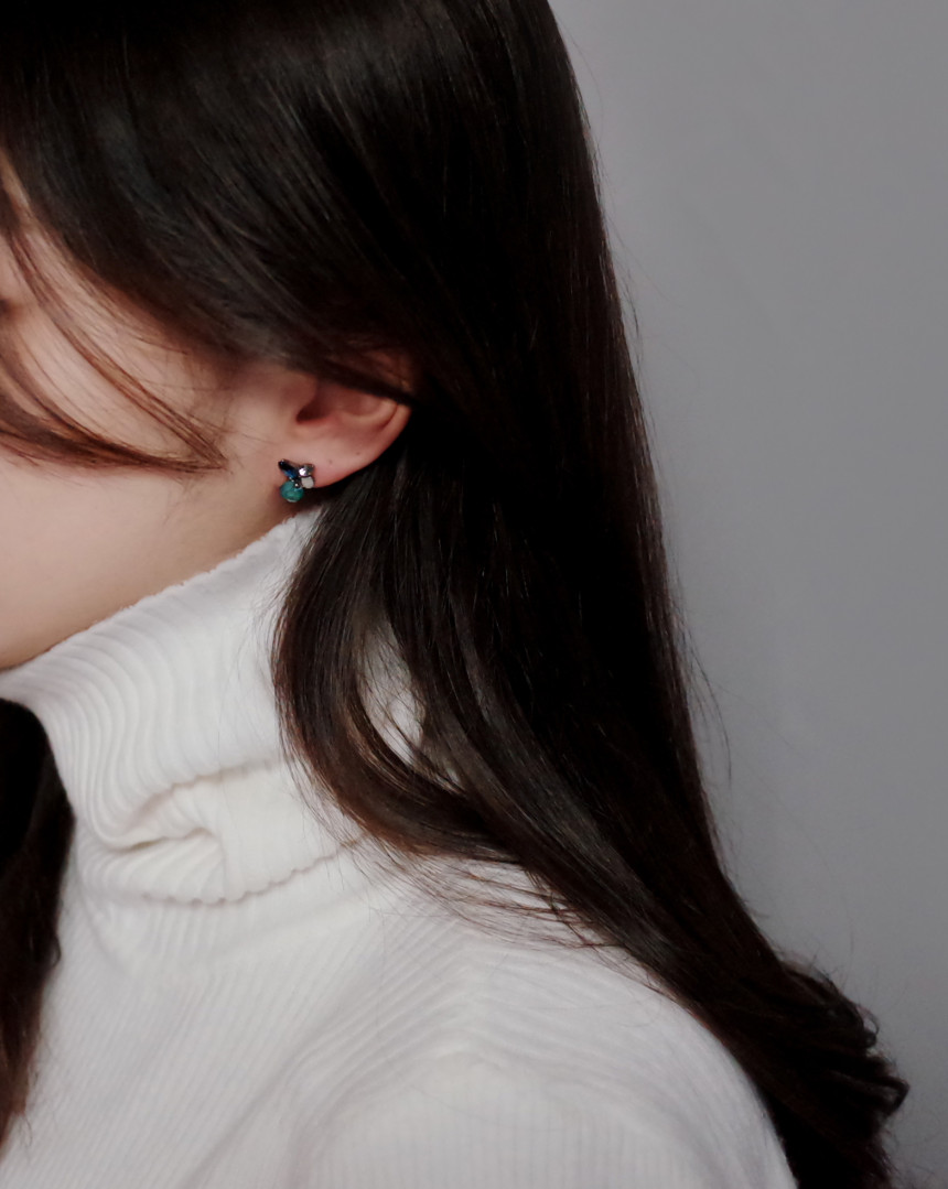 Petite Stone Mix Petals Silver Earrings Stylish Un