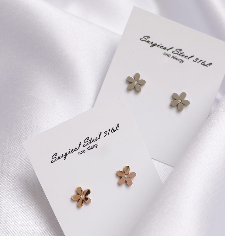 Pearl flower surprise steel earrings titanium stai