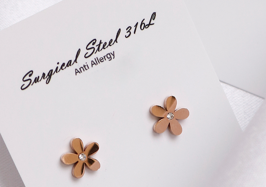 Pearl flower surprise steel earrings titanium stai