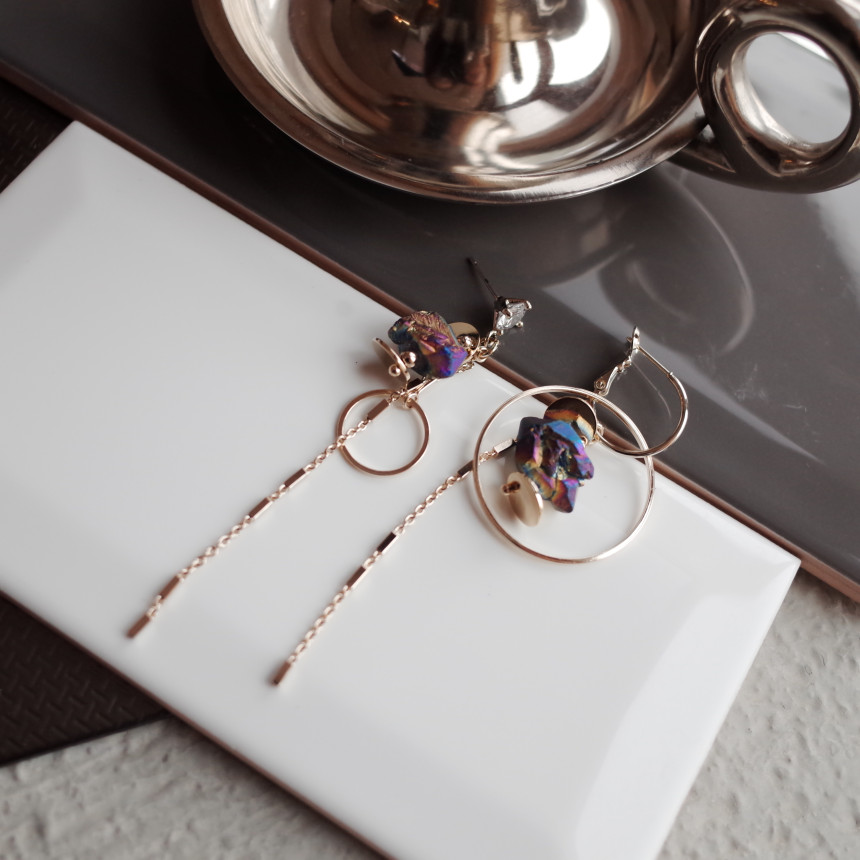 Aurora Stone Stone Unbalance Shine Earrings Stylis