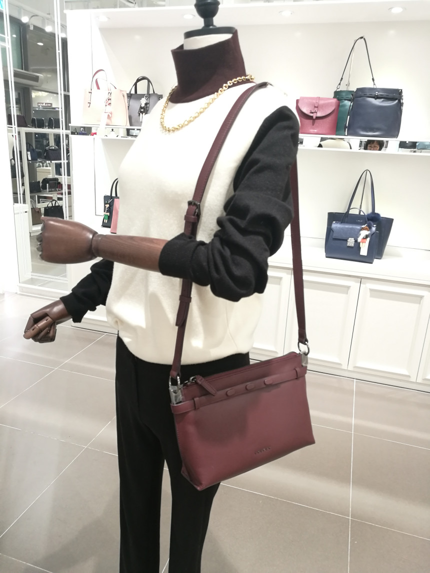 <b><p>LOVECAT Bre shoulder bag and oss-ck LHSHS015WI</p></b><b><p>ロブケトボネールショルダー兼クロスバックLHSHS015WIボーイ​​ッシュルック利用率の高い女性モ</p></b><br /><br /><p align='center'>