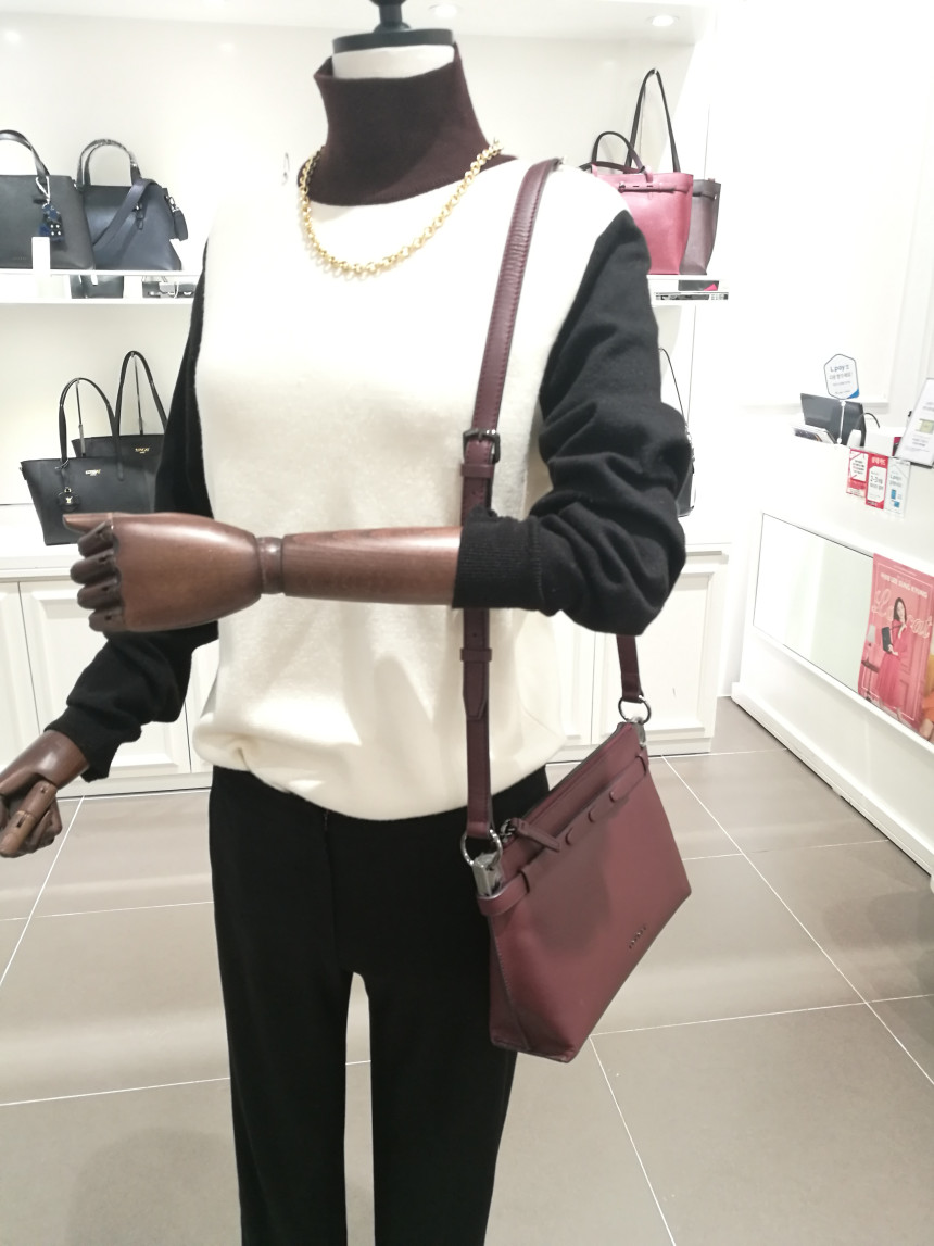 <b><p>LOVECAT Bre shoulder bag and oss-ck LHSHS015WI</p></b><b><p>ロブケトボネールショルダー兼クロスバックLHSHS015WIボーイ​​ッシュルック利用率の高い女性モ</p></b><br /><br /><p align='center'>