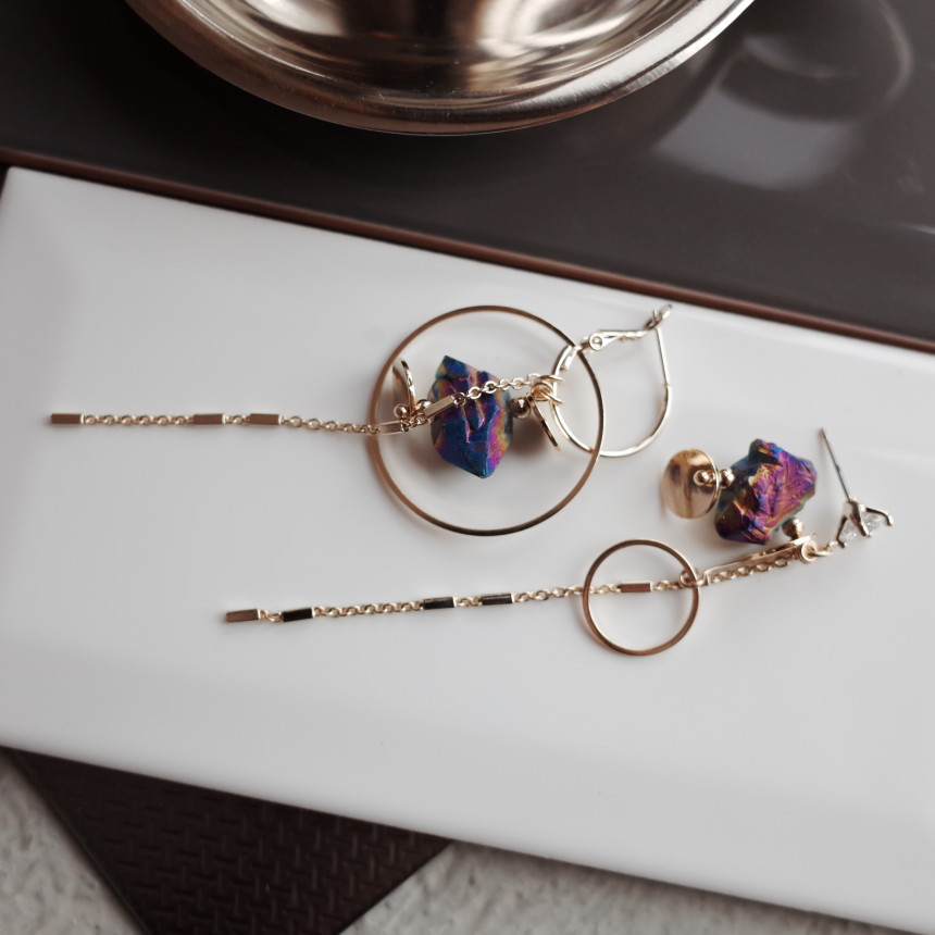 Aurora Stone Stone Unbalance Shine Earrings Stylis