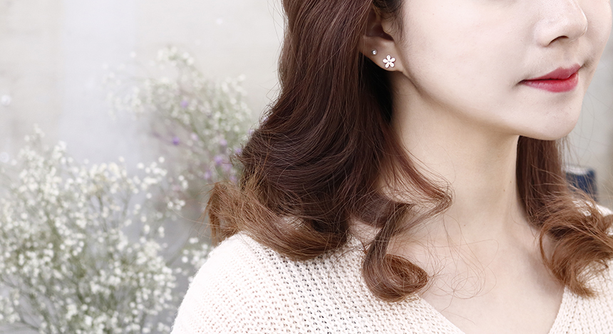 Pearl flower surprise steel earrings titanium stai