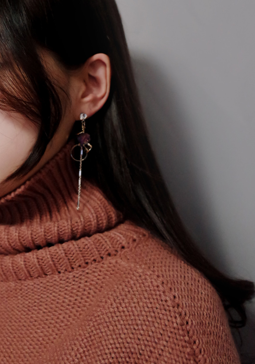 Aurora Stone Stone Unbalance Shine Earrings Stylis