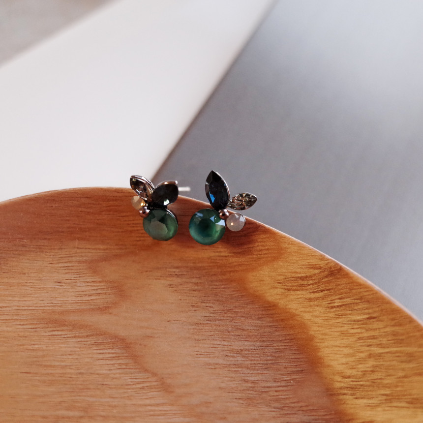 Petite Stone Mix Petals Silver Earrings Stylish Un