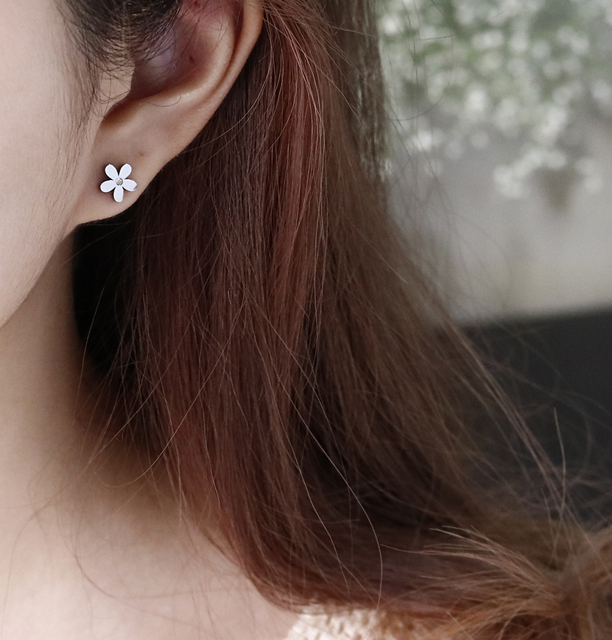 Pearl flower surprise steel earrings titanium stai