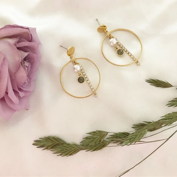 Blanco earrings Lovely fashion Daily coordination 