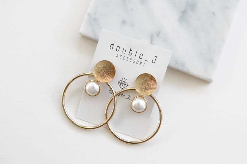 Bold metal pearl drop earrings E598 Vintage earrin