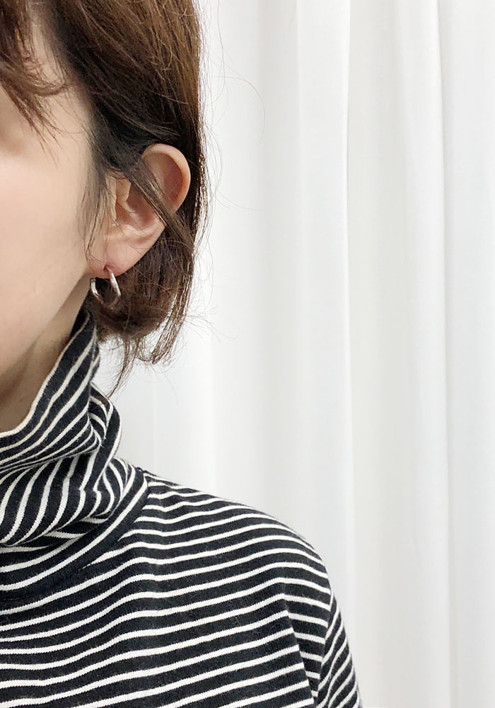 Mini twisted ring earrings with sense of coordinat