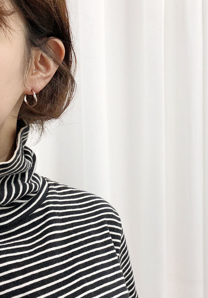 Mini twisted ring earrings with sense of coordinat