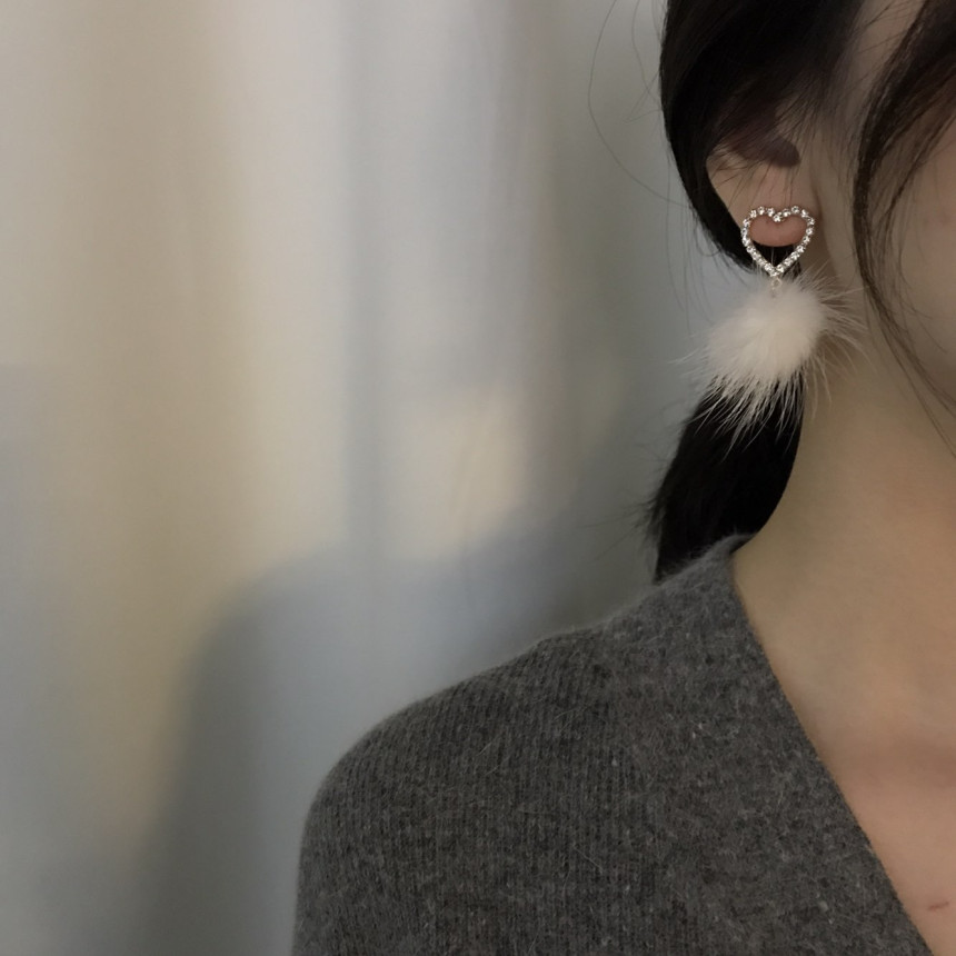 Loha Heart Cubic Mink Drop Earrings Guest Cody Lov