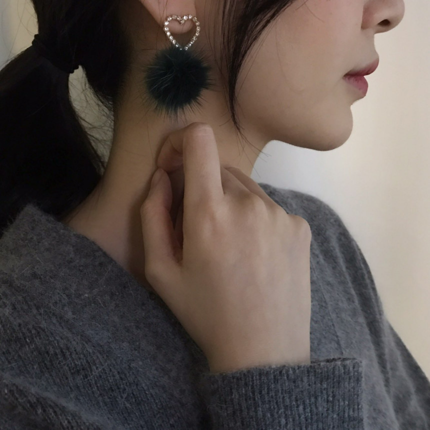 Loha Heart Cubic Mink Drop Earrings Guest Cody Lov