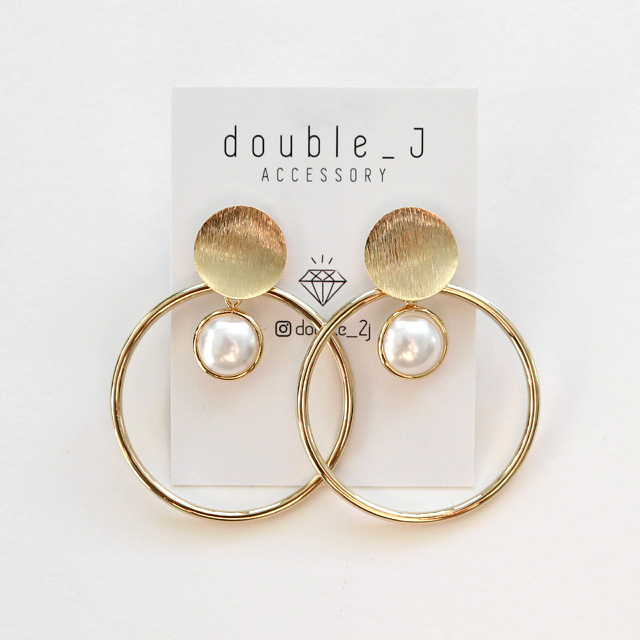 Bold metal pearl drop earrings E598 Vintage earrin