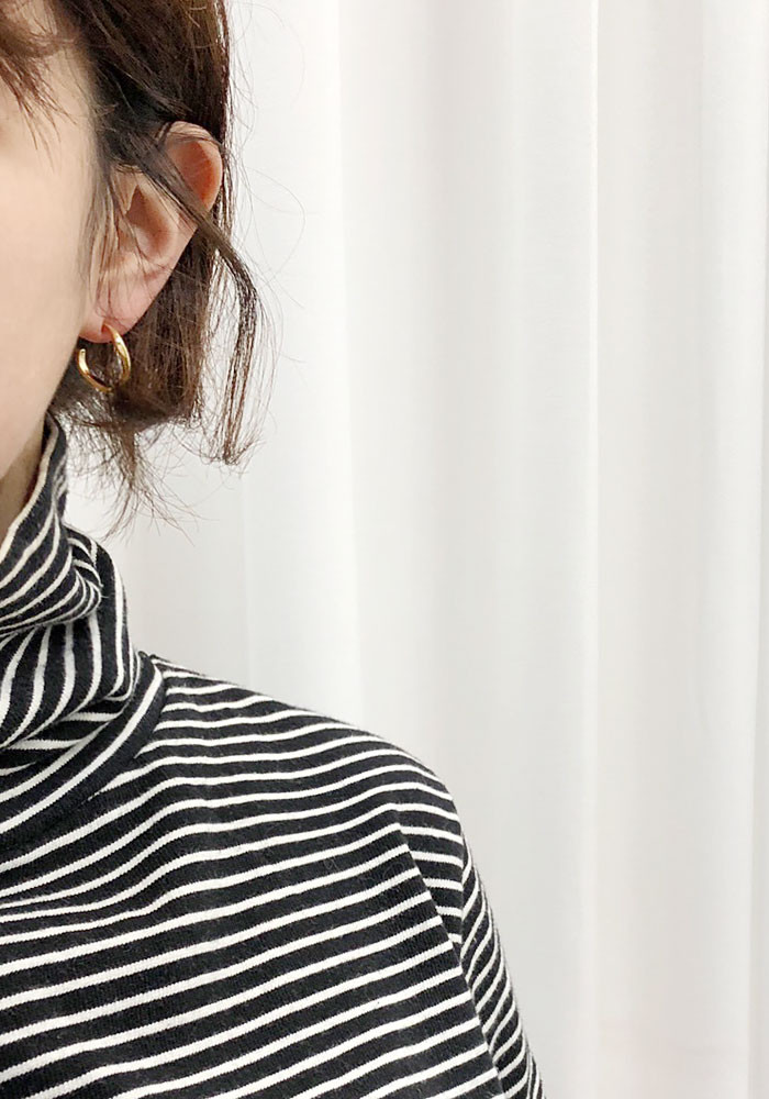 Mini twisted ring earrings with sense of coordinat