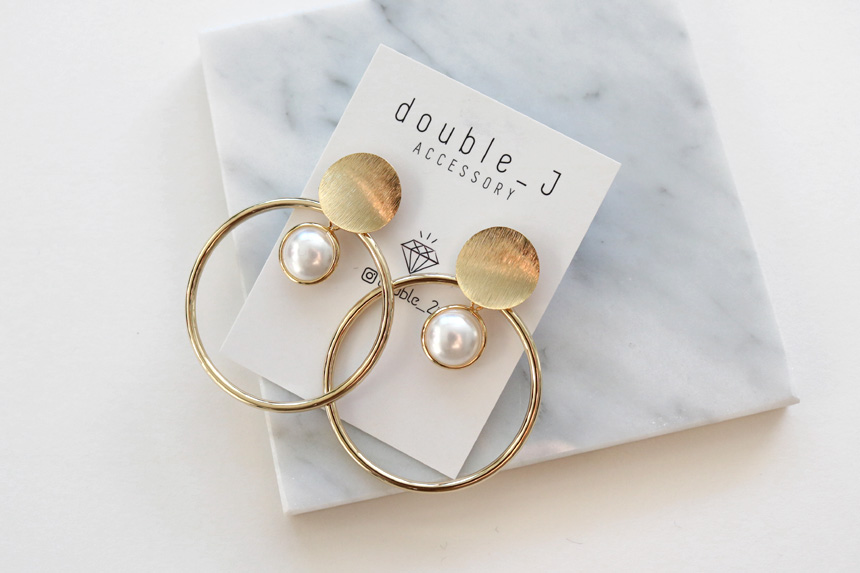 Bold metal pearl drop earrings E598 Vintage earrin